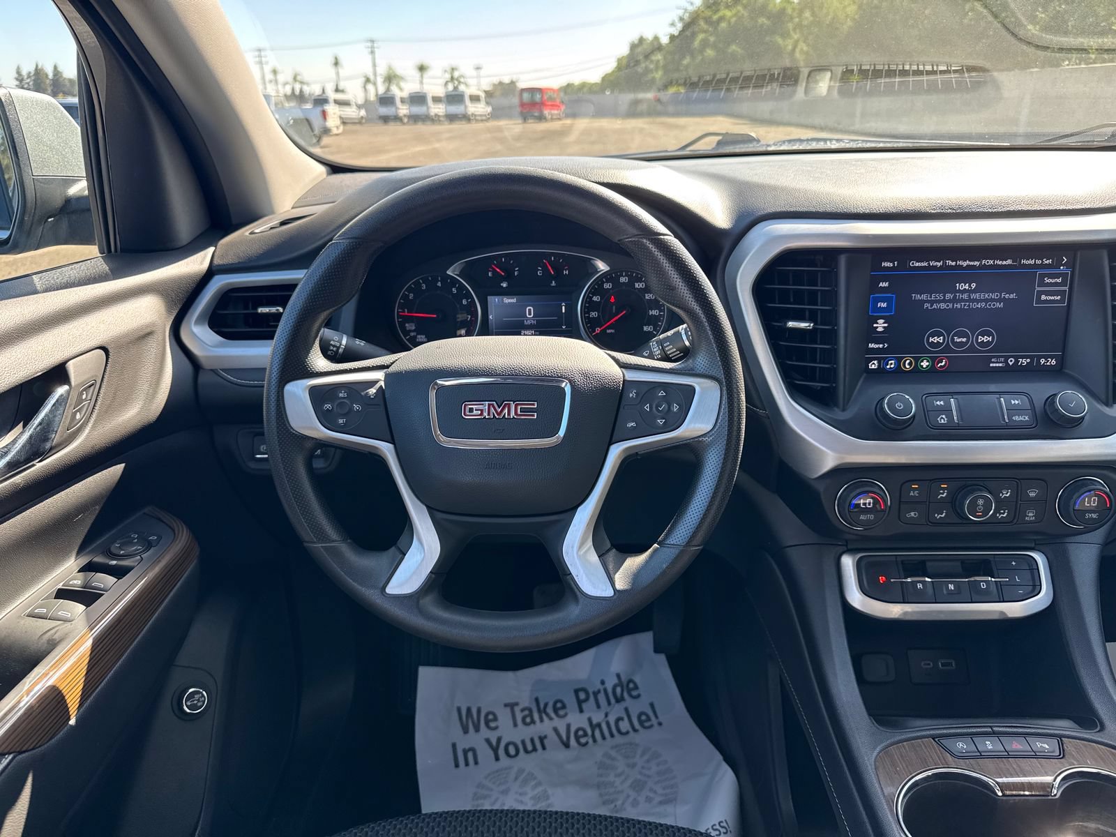 Used 2023 GMC Acadia SLE w/ Driver Convenience Package FWD image 17