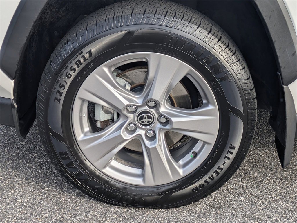 Used 2022 Toyota RAV4 XLE image 10