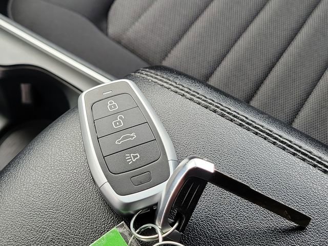 Used 2024 Ford Edge SE w/ Cargo Accessory Package AWD/4WD image 32