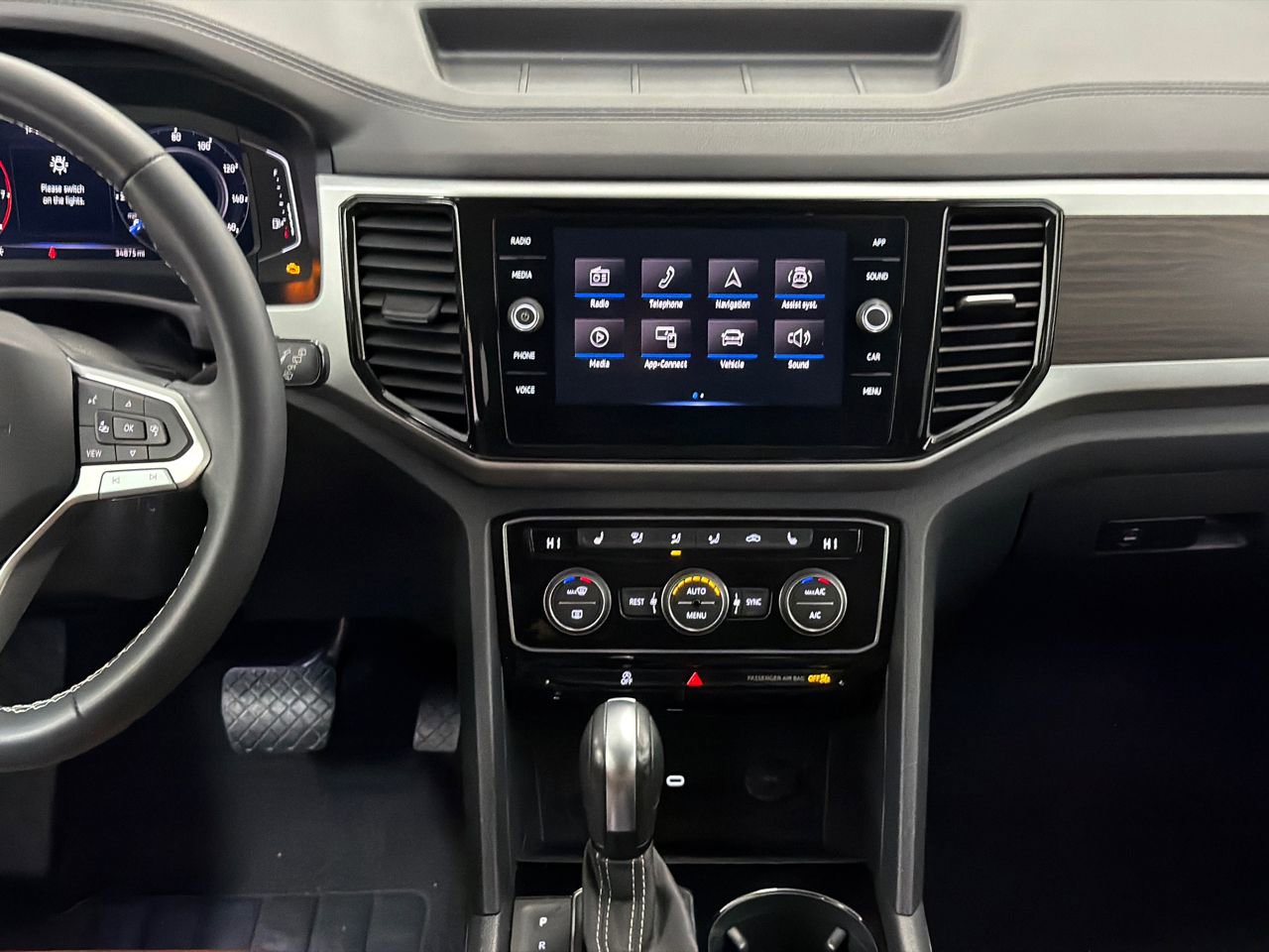 Used 2023 Volkswagen Atlas SE image 20