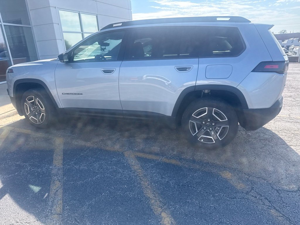 Used 2026 Jeep Cherokee Limited AWD/4WD image 8