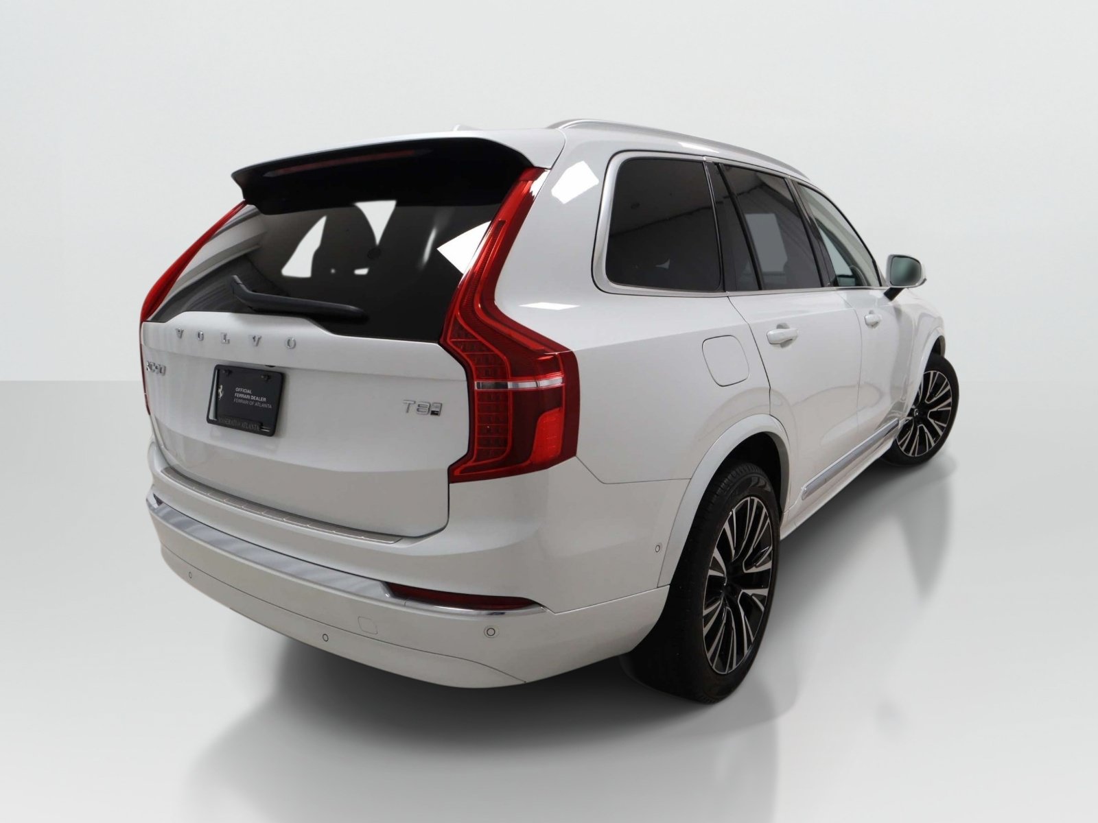 Used 2025 Volvo XC90 T8 Plus w/ Protection Package Premier AWD/4WD image 5