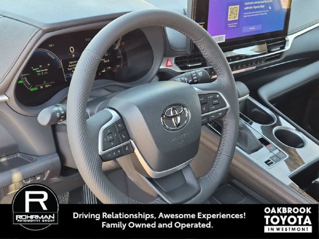 New 2026 Toyota Sienna Limited FWD image 12