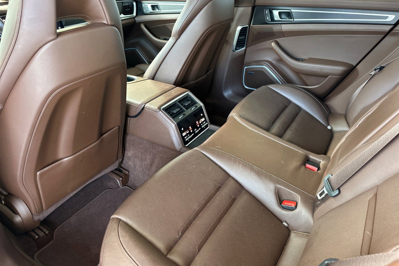 Certified 2023 Porsche Panamera Platinum Edition image 13