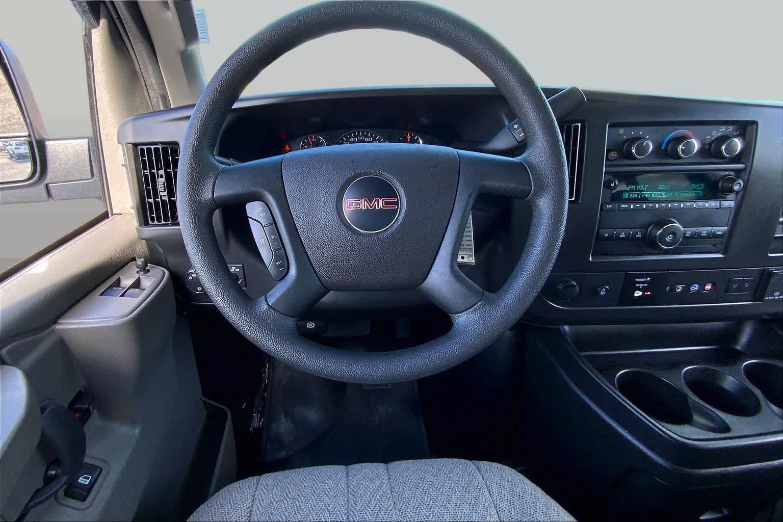 Used 2025 GMC Savana 3500 LT w/ LT Preferred Equipment Group RWD image 6