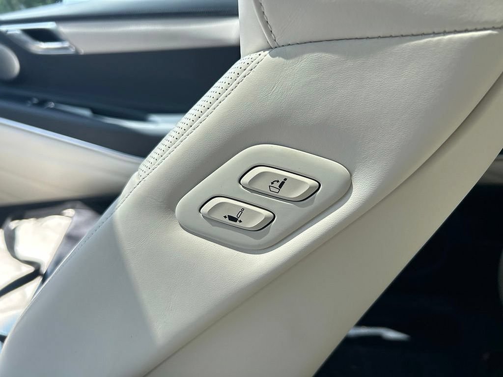 Certified 2026 Genesis GV80 3.5T Prestige AWD/4WD image 24