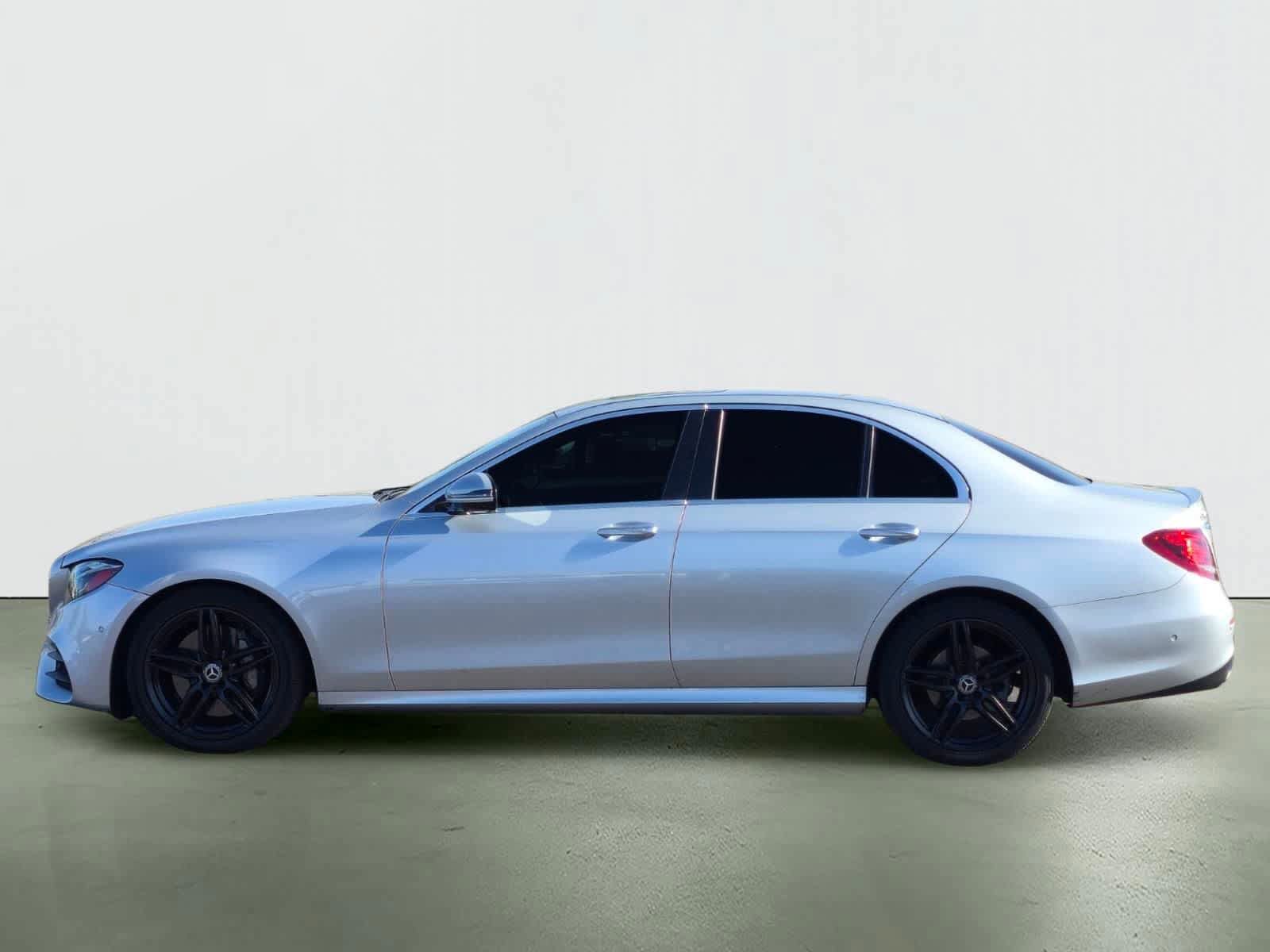 Used 2019 Mercedes-Benz E 300 4MATIC image 3