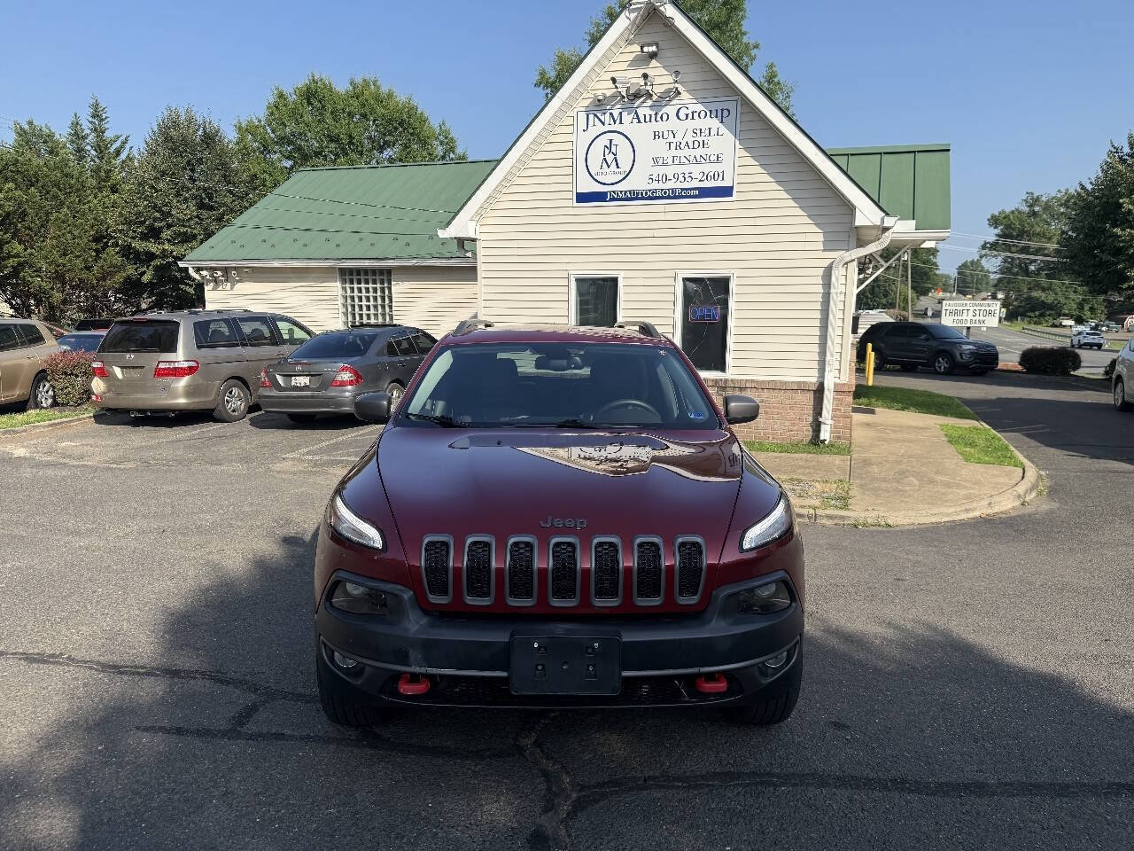 Used 2014 Jeep Cherokee Trailhawk w/ Comfort/Convenience Group AWD/4WD image 2