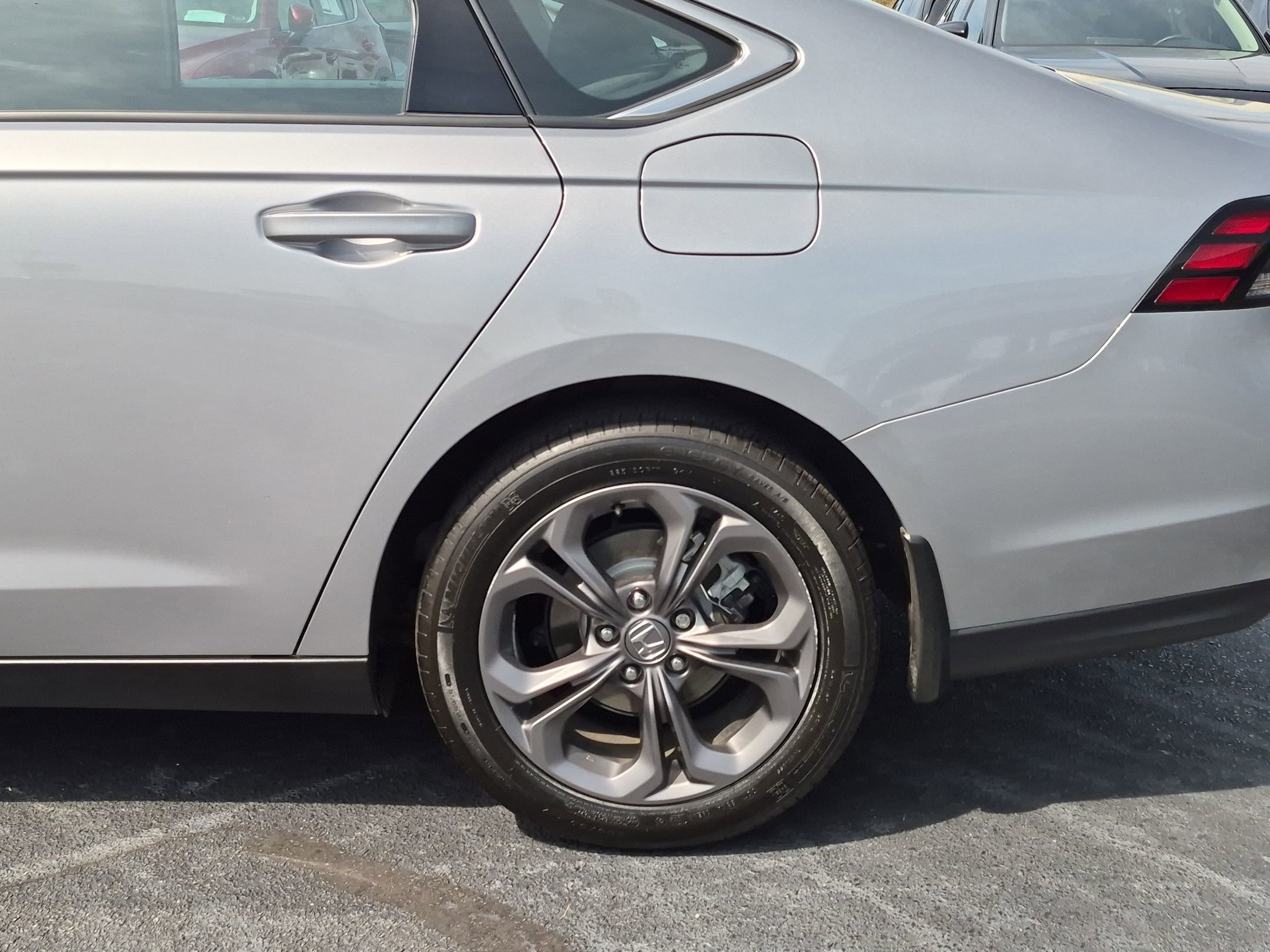 Used 2023 Honda Accord EX image 10