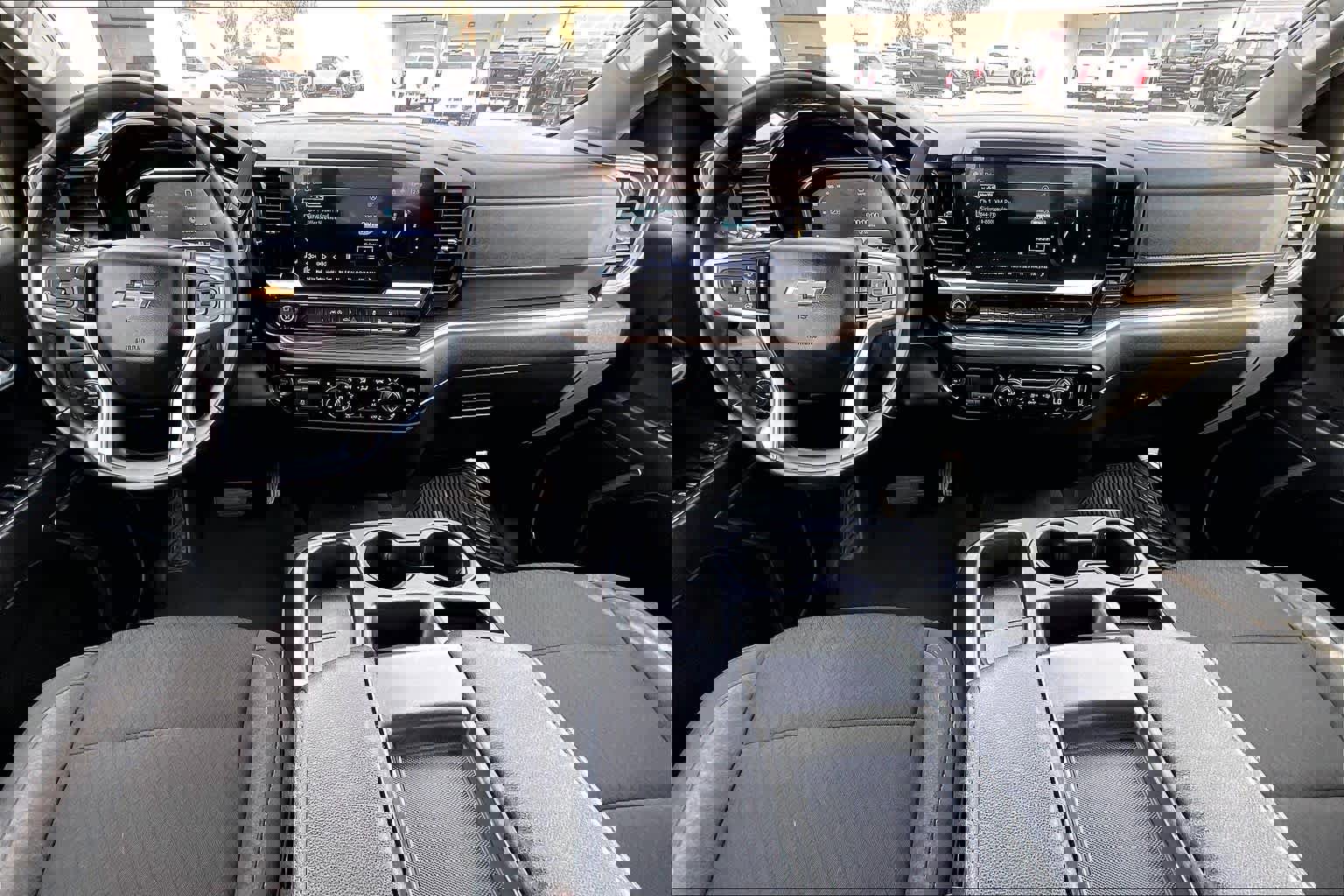 Used 2025 Chevrolet Silverado 1500 LT image 14