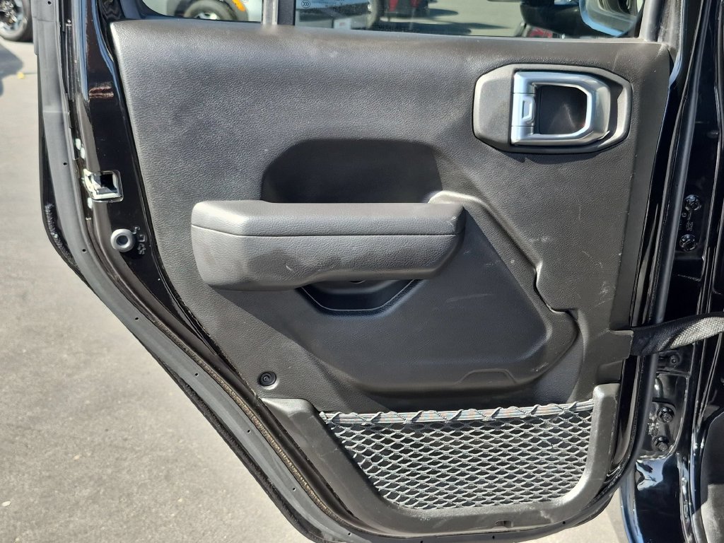 Used 2025 Jeep Wrangler Unlimited Sport AWD/4WD image 27