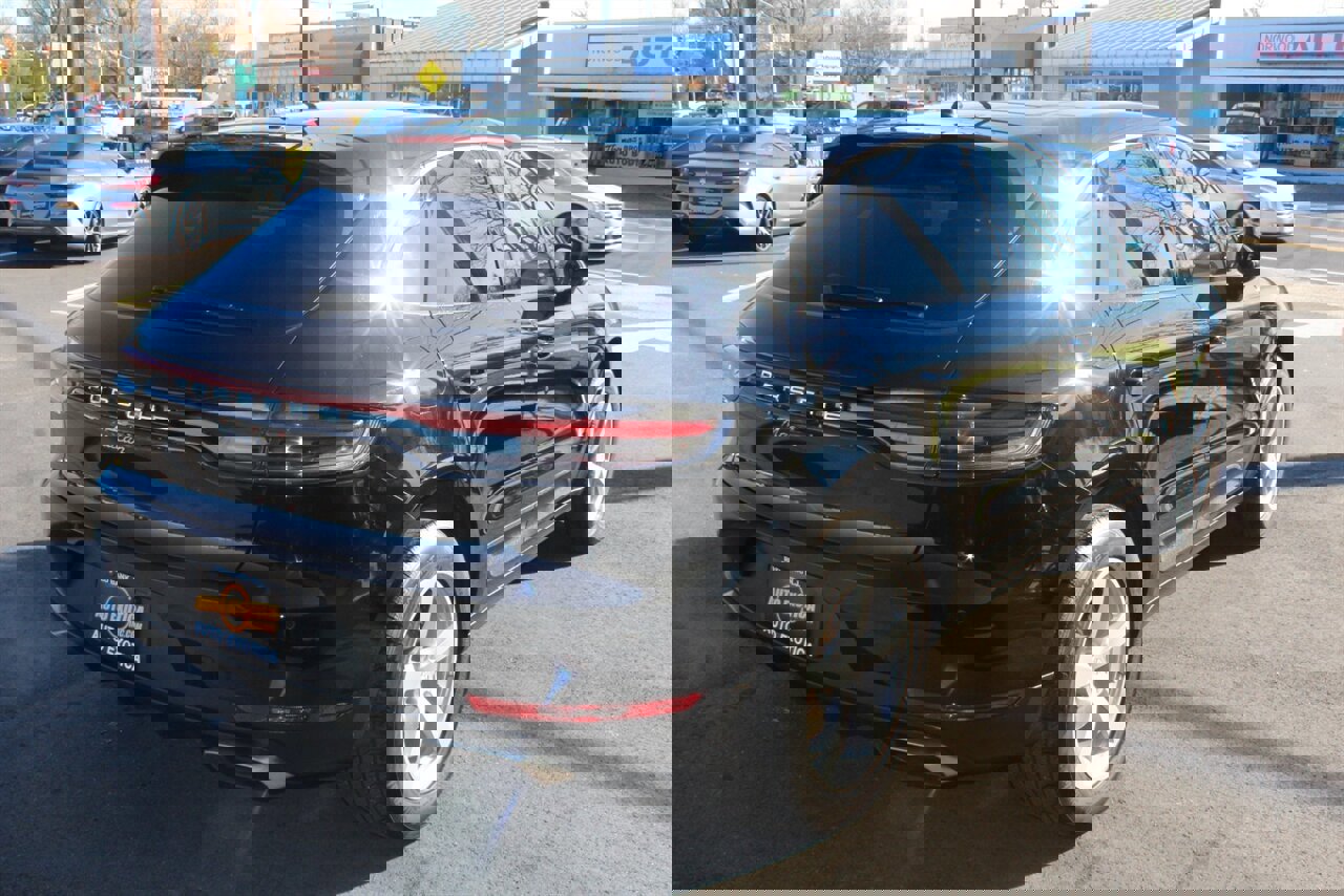 Used 2020 Porsche Macan image 3