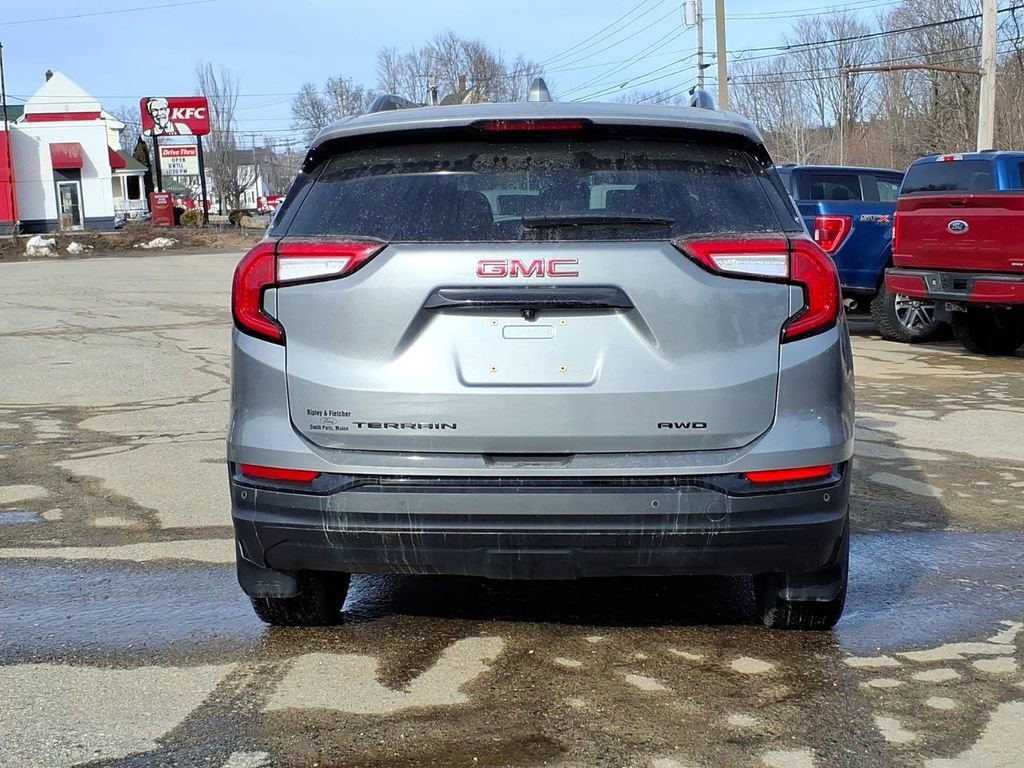 Used 2023 GMC Terrain SLT w/ Elevation Edition image 6