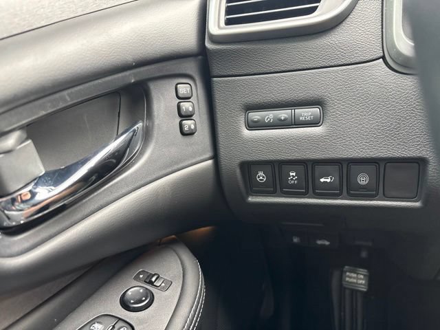 Used 2022 Nissan Murano SL w/ SL Moonroof Package FWD image 13