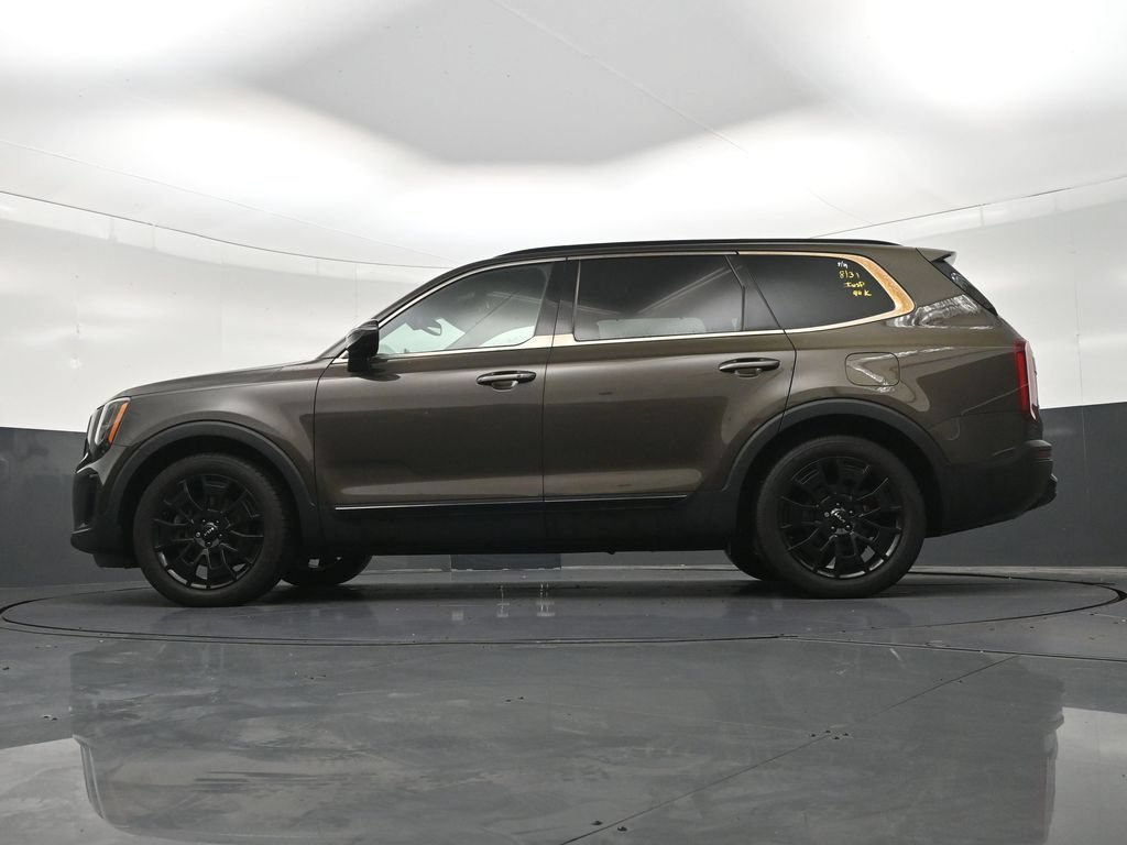 Used 2022 Kia Telluride SX w/ Nightfall Edition Package AWD/4WD image 25