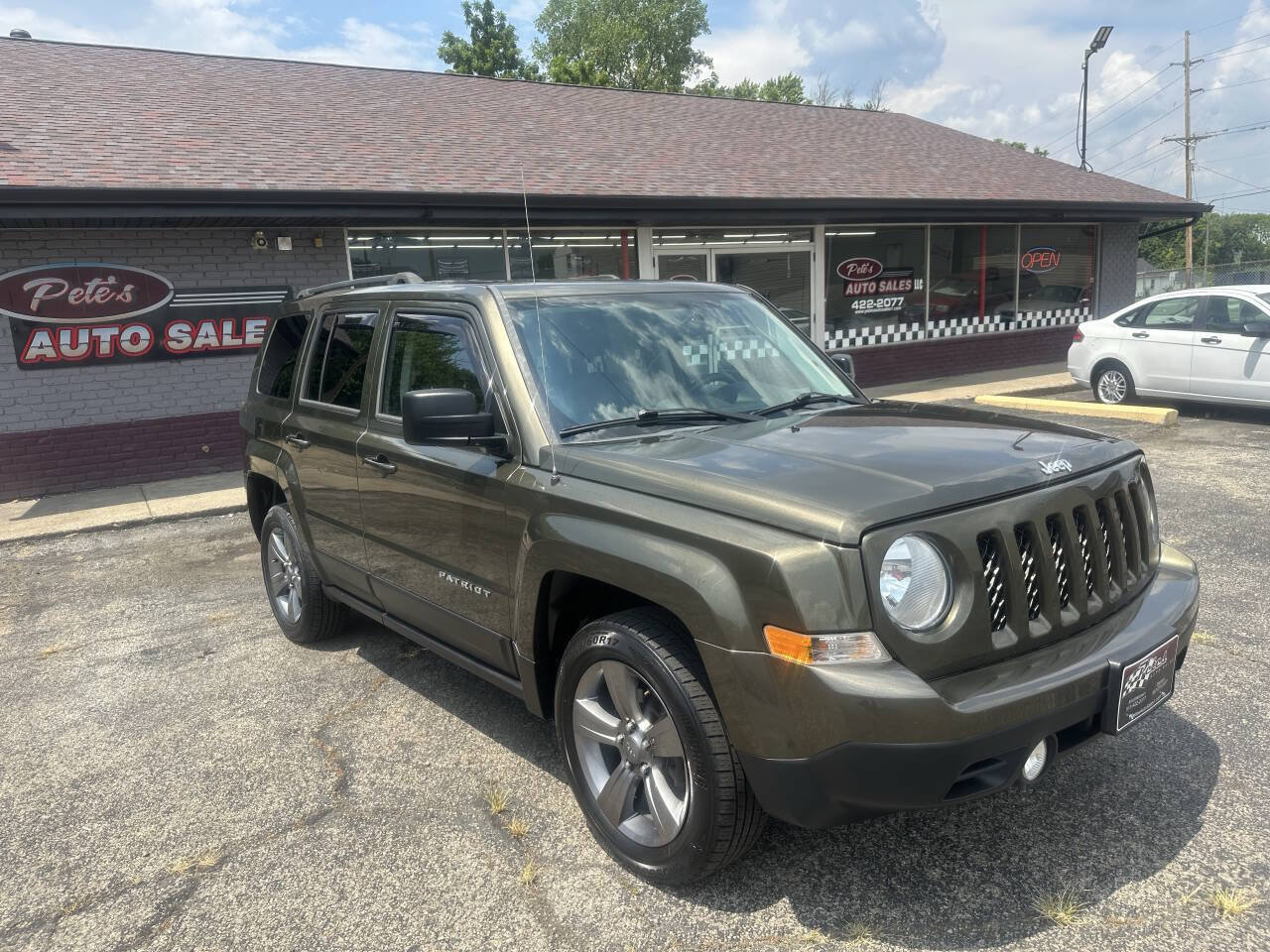 Used 2015 Jeep Patriot High Altitude FWD image 2