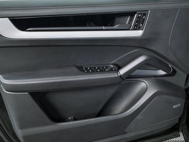 Certified 2024 Porsche Cayenne AWD image 6