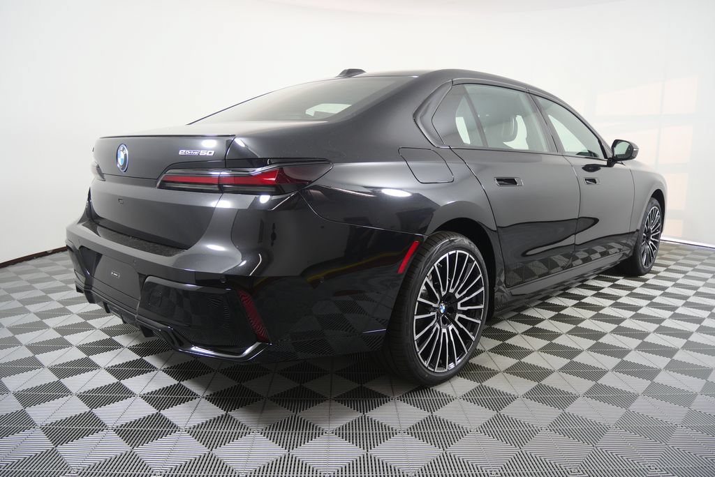 New 2026 BMW i7 xDrive60 w/ M Sport Package RWD image 3