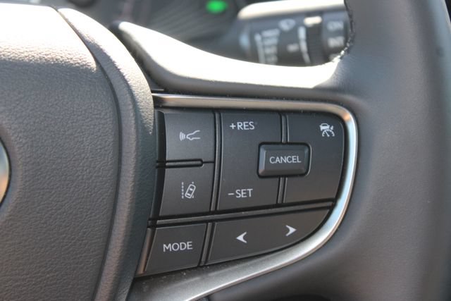 Certified 2024 Lexus UX 250h FWD image 17