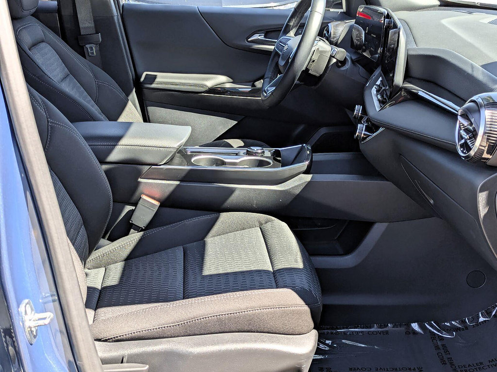 Used 2026 Chevrolet Equinox LT w/ Safety and Technology Package AWD/4WD image 16