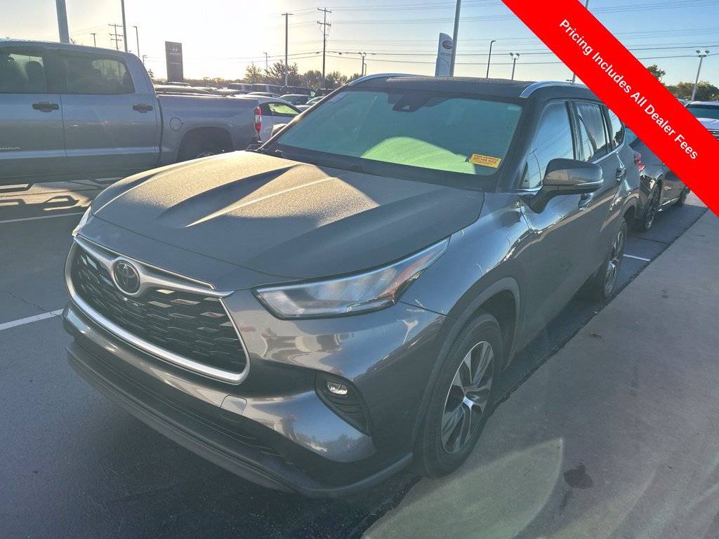 Used 2020 Toyota Highlander XLE FWD image 13