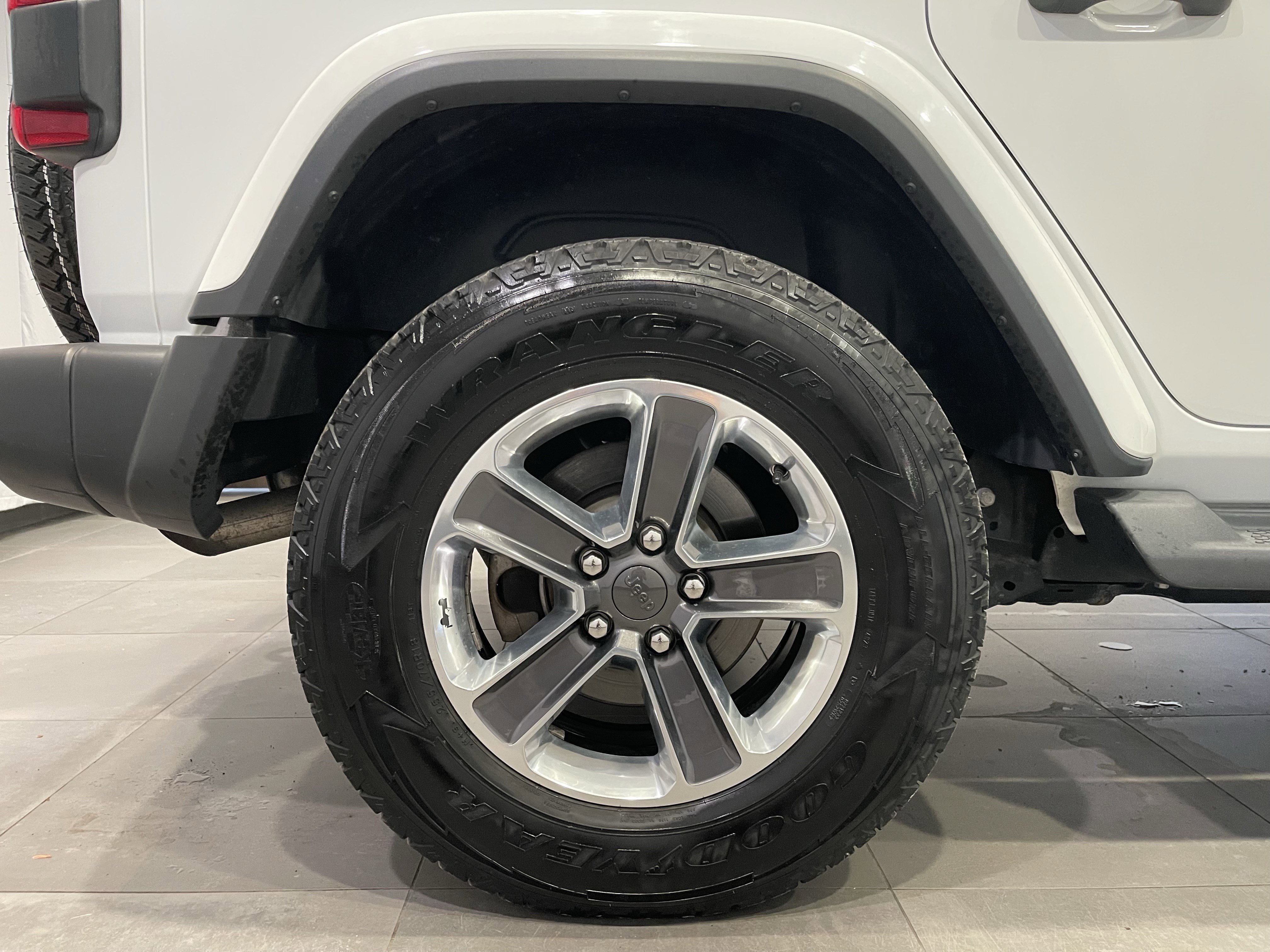 Used 2020 Jeep Wrangler Unlimited Sahara AWD/4WD image 10