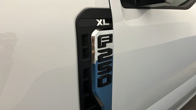 Used 2023 Ford F250 XL image 39