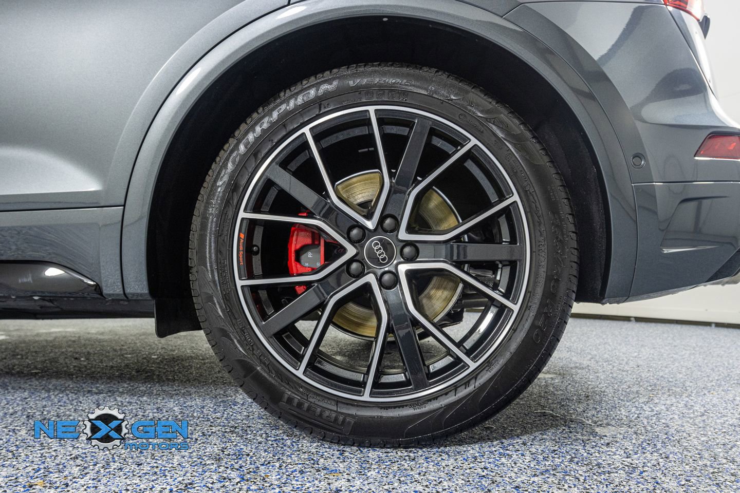 Used 2024 Audi SQ5 Prestige image 46