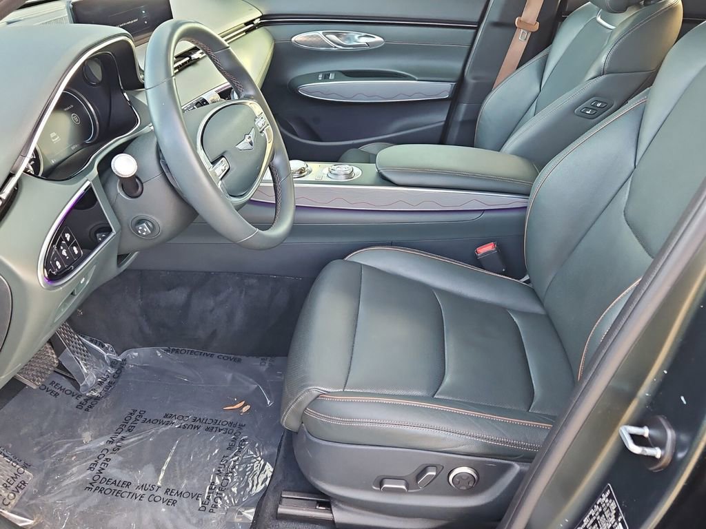 Used 2022 Genesis GV70 2.5T w/ Advanced Package image 11