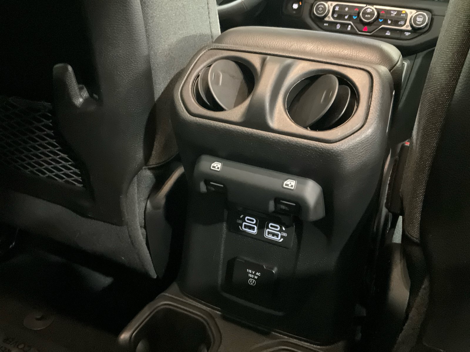 Used 2025 Jeep Wrangler Unlimited Rubicon w/ Convenience Group AWD/4WD image 30
