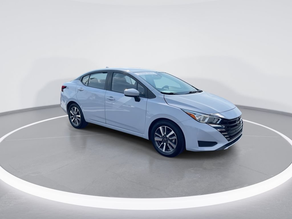 Used 2023 Nissan Versa SV FWD image 2