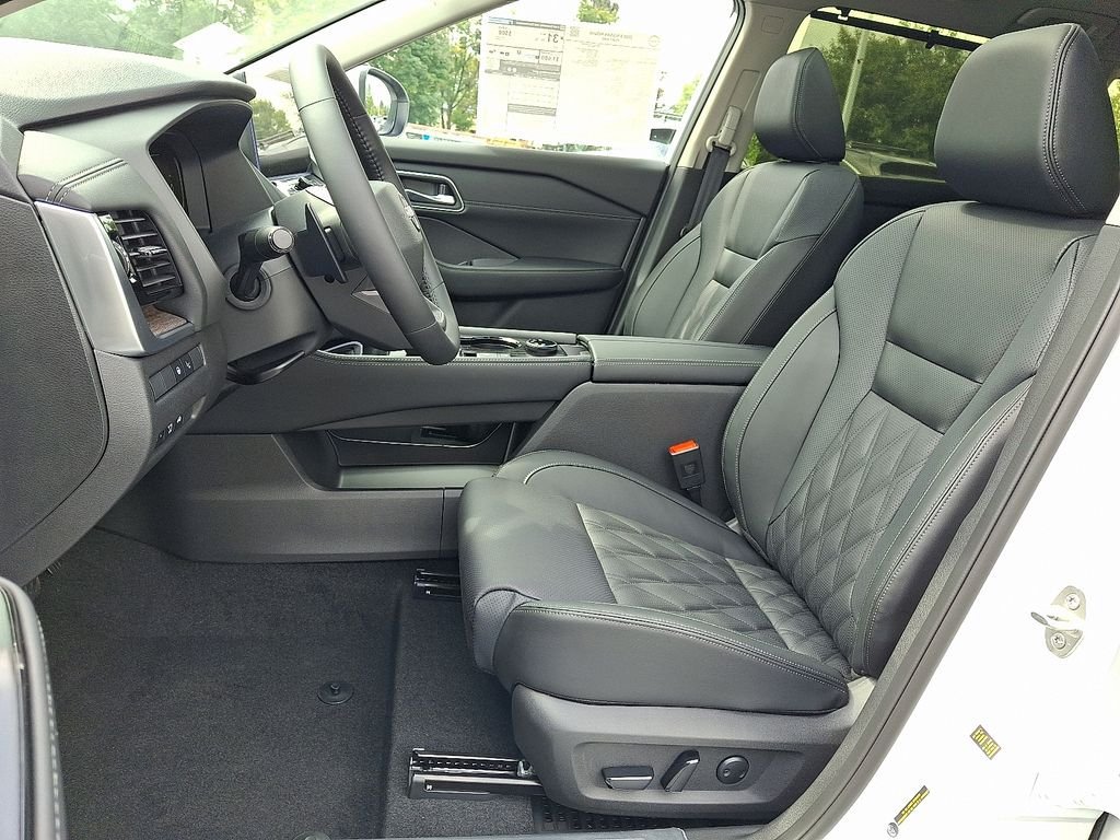 New 2026 Nissan Rogue Platinum w/ Platinum Premium Package AWD/4WD image 9