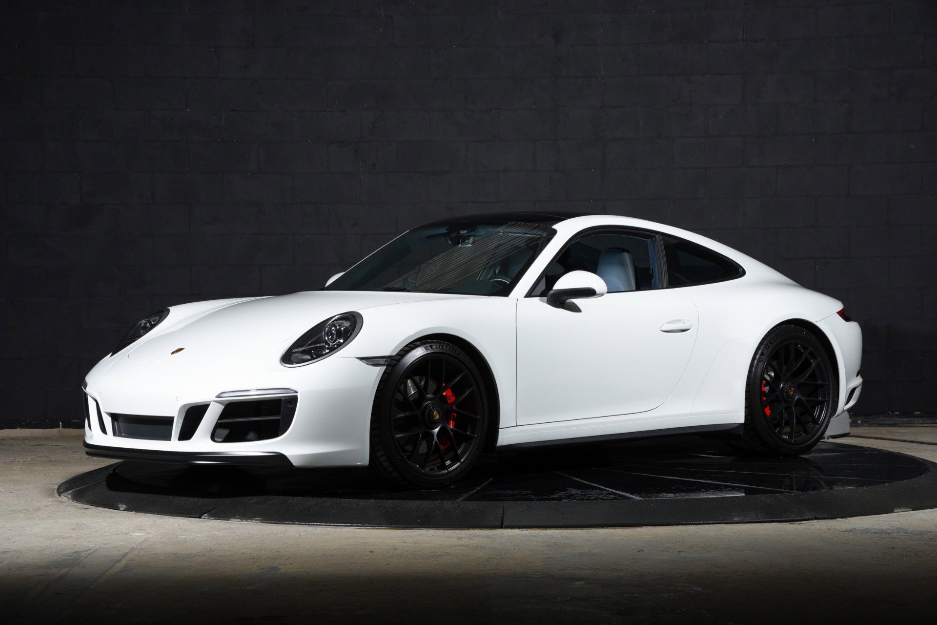 Used 2019 Porsche 911 Carrera GTS RWD image 9