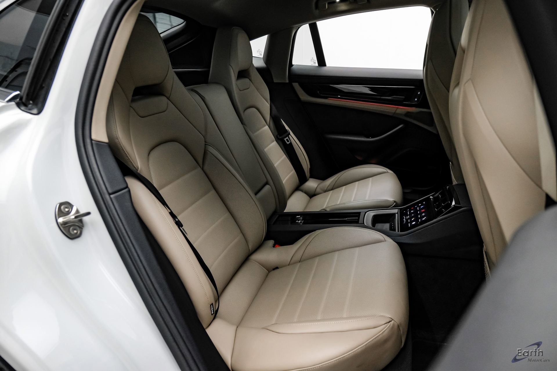 Used 2025 Porsche Panamera w/ Premium Package image 69