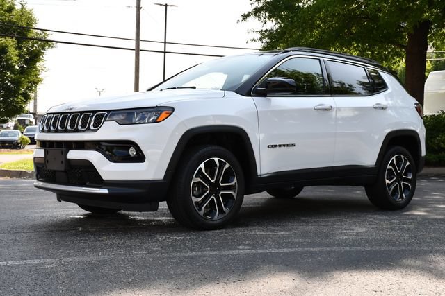 Used 2023 Jeep Compass Limited AWD/4WD image 3
