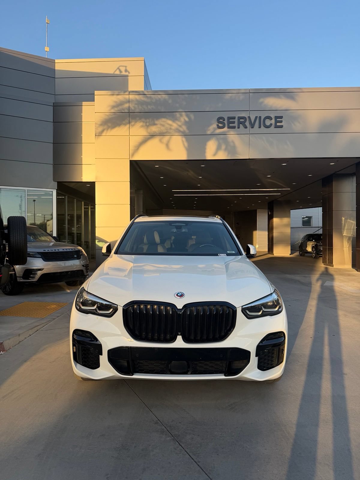 Used 2022 BMW X5 M50i AWD/4WD image 2