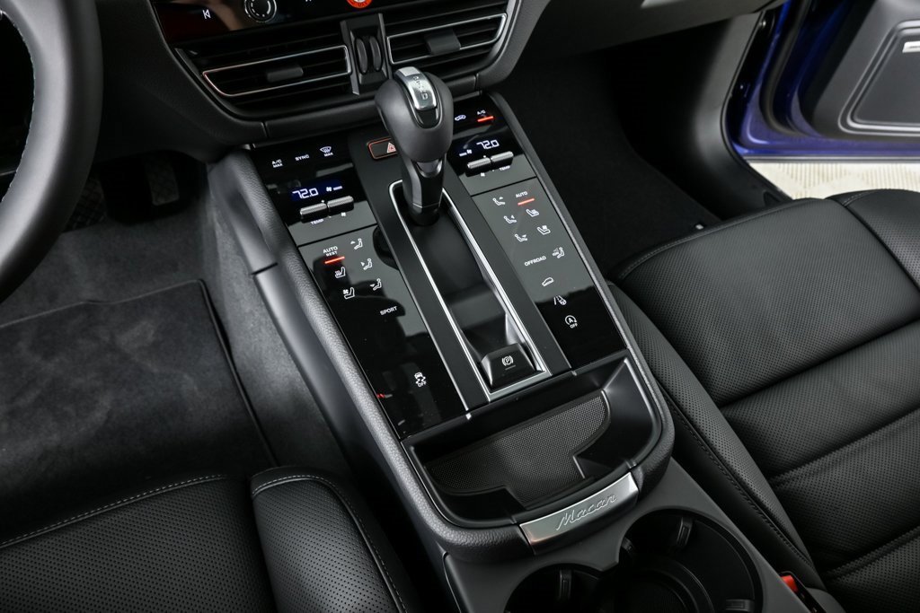 New 2026 Porsche Macan image 18