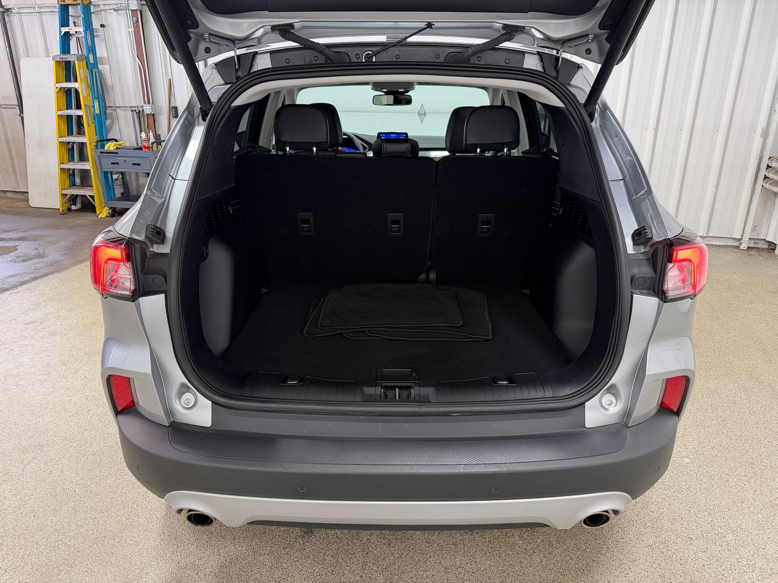 Certified 2022 Ford Escape Titanium AWD/4WD image 31
