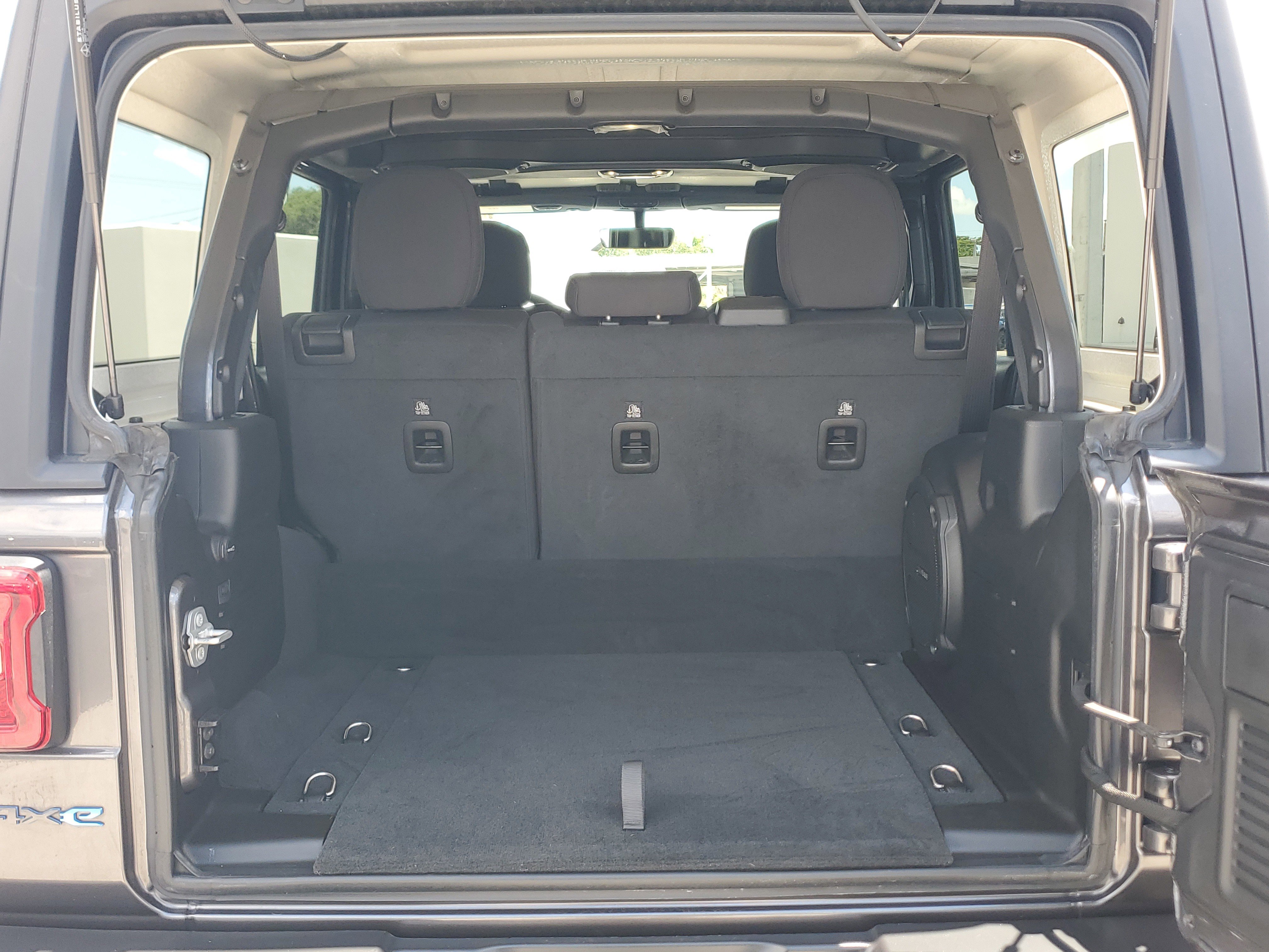 Used 2023 Jeep Wrangler Unlimited Rubicon 4xe AWD/4WD image 14