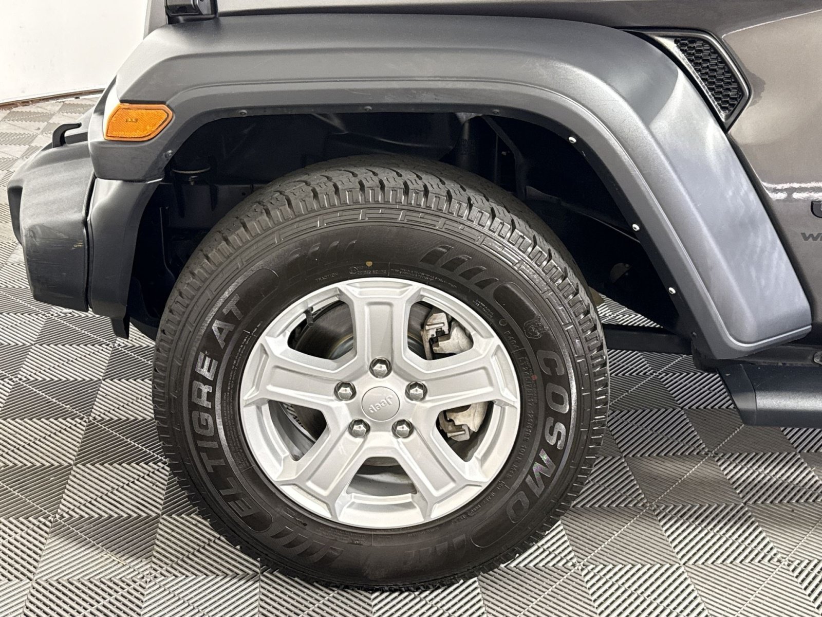Used 2023 Jeep Wrangler Unlimited Sport AWD/4WD image 12