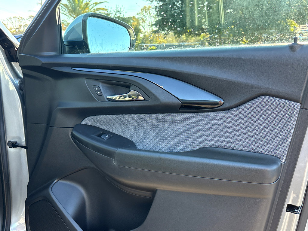 Used 2023 Chevrolet TrailBlazer LT image 11