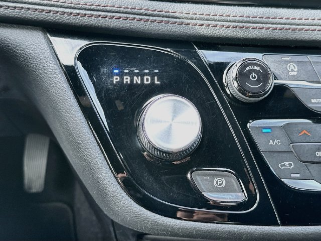 Used 2020 Chrysler Pacifica Limited FWD image 17
