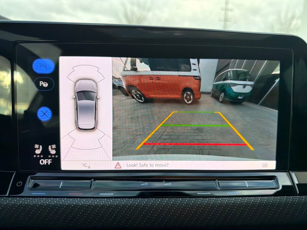 Certified 2024 Volkswagen Golf R 2.0T image 23