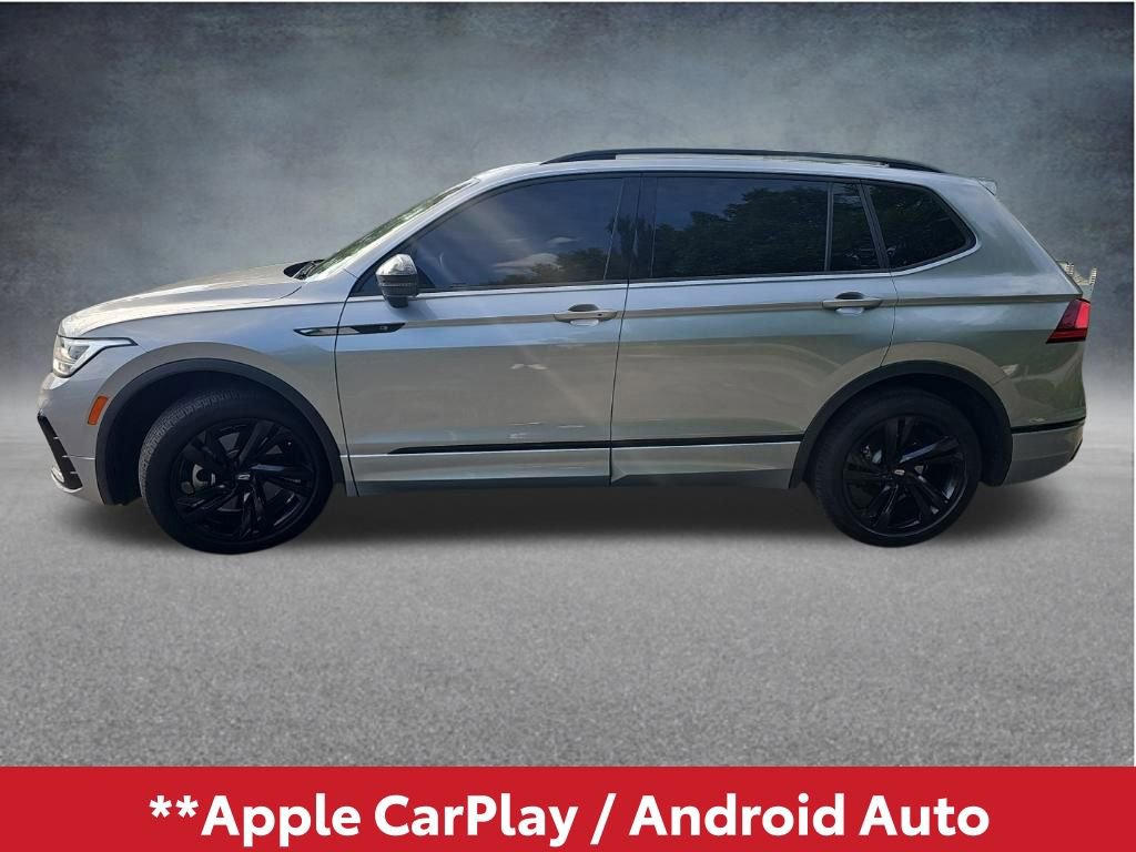 Used 2024 Volkswagen Tiguan SE R-Line FWD image 3