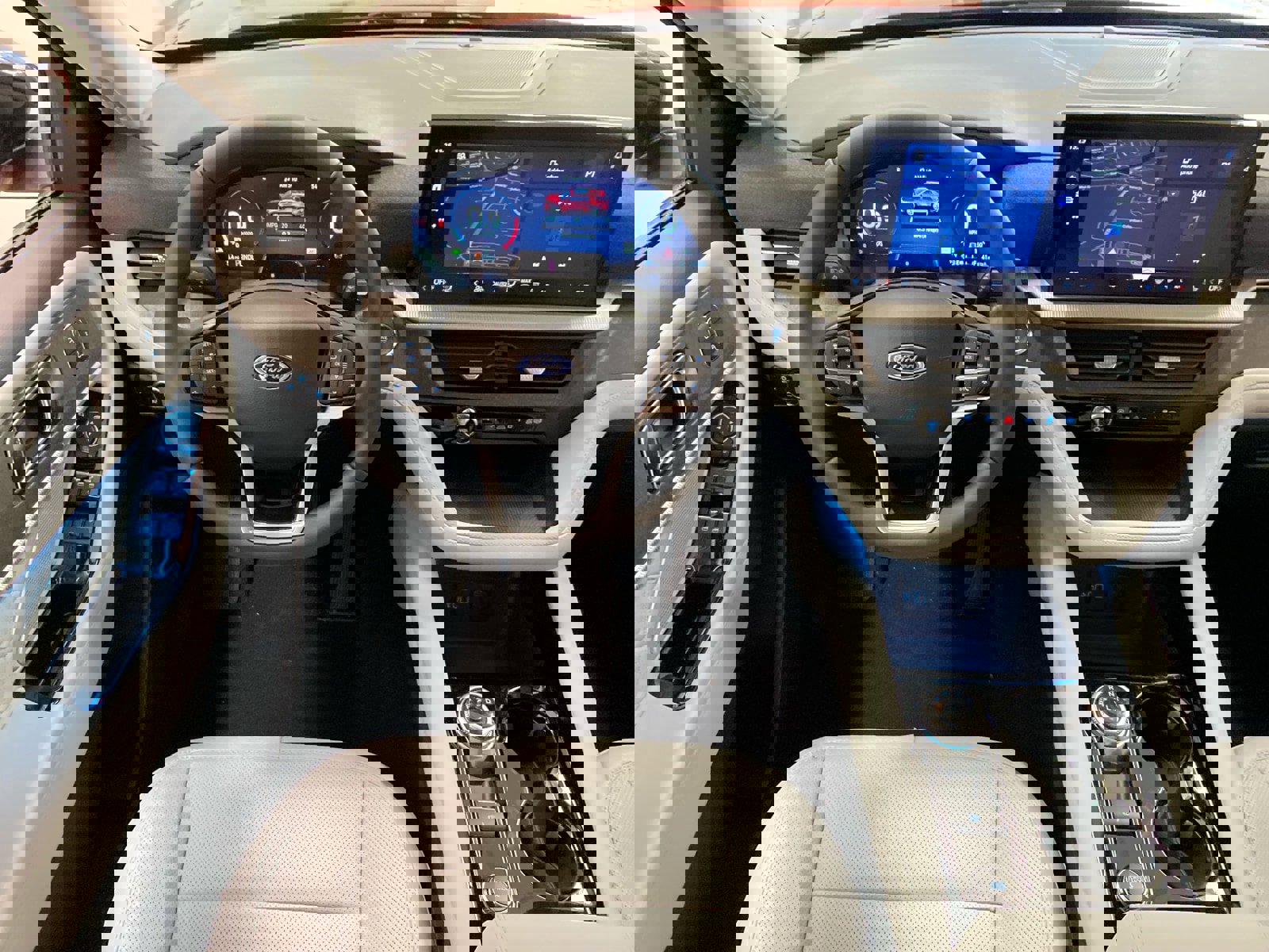 New 2026 Ford Explorer Platinum w/ LUX Leather Package image 14