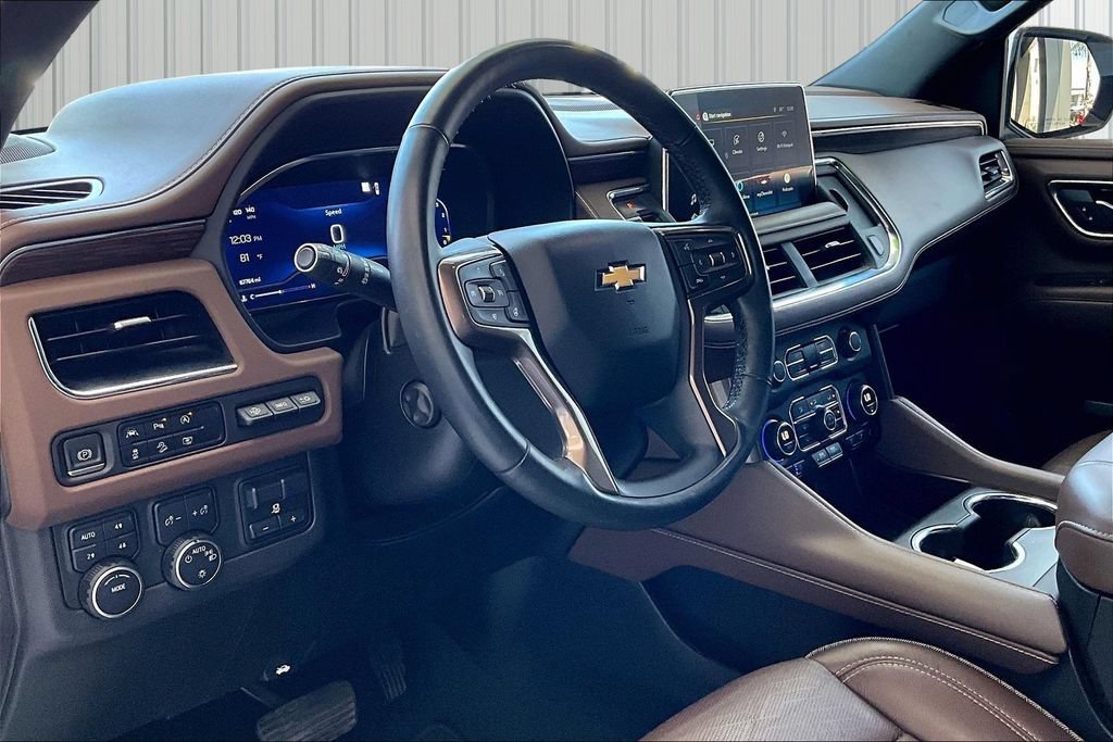 Used 2023 Chevrolet Suburban High Country w/ Premium Package AWD/4WD image 4