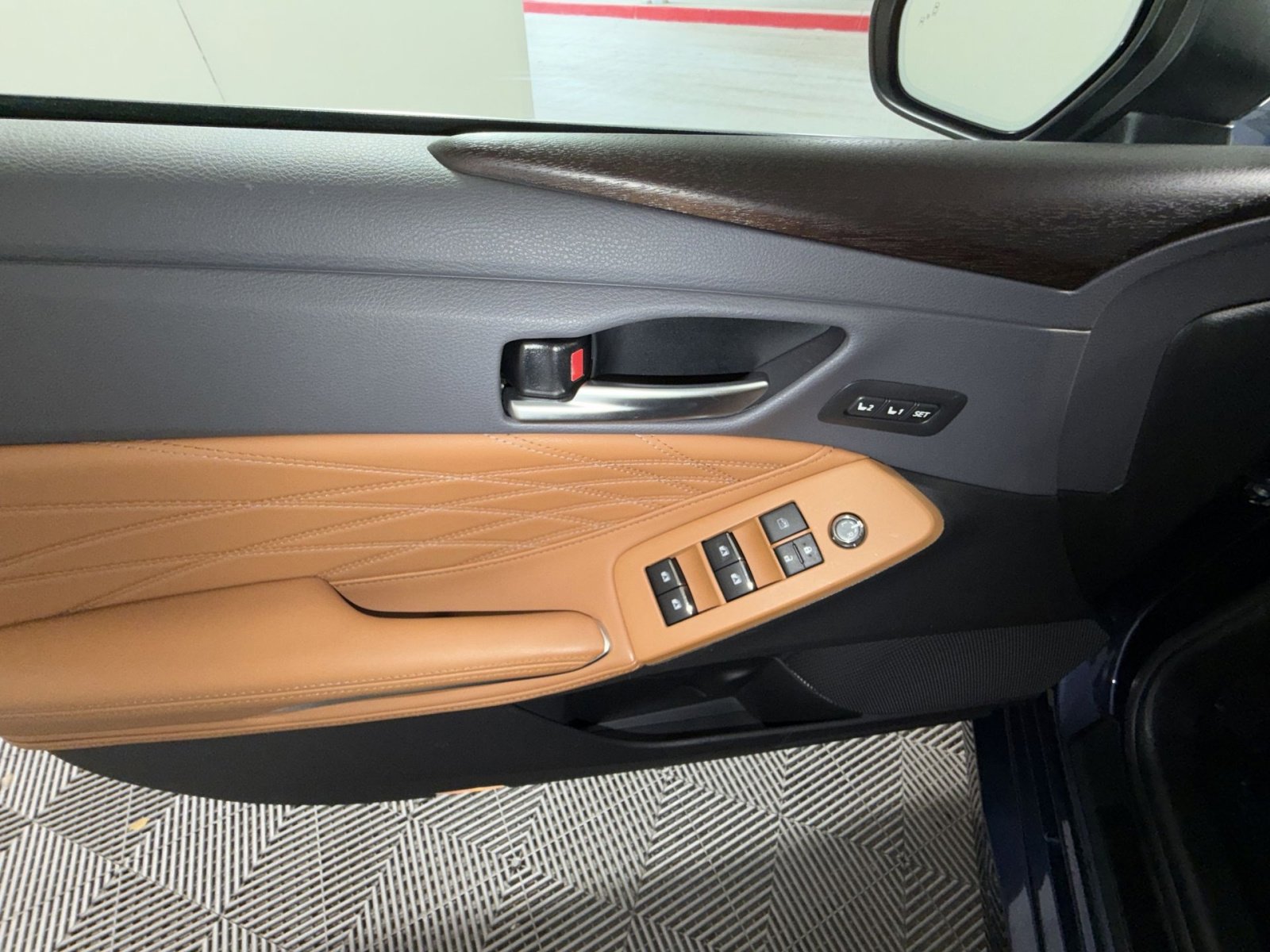 Used 2019 Toyota Avalon Limited w/ Advanced Safety Package image 15