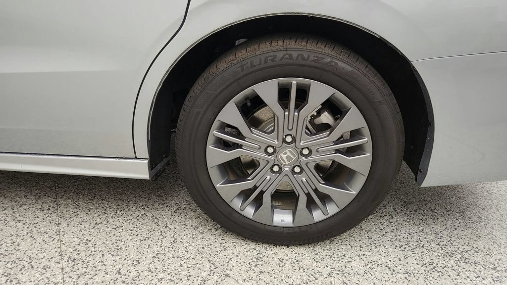 Used 2026 Honda Odyssey Touring image 9