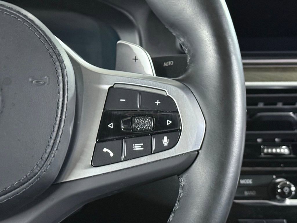 Used 2023 BMW M550i xDrive w/ Executive Package image 45