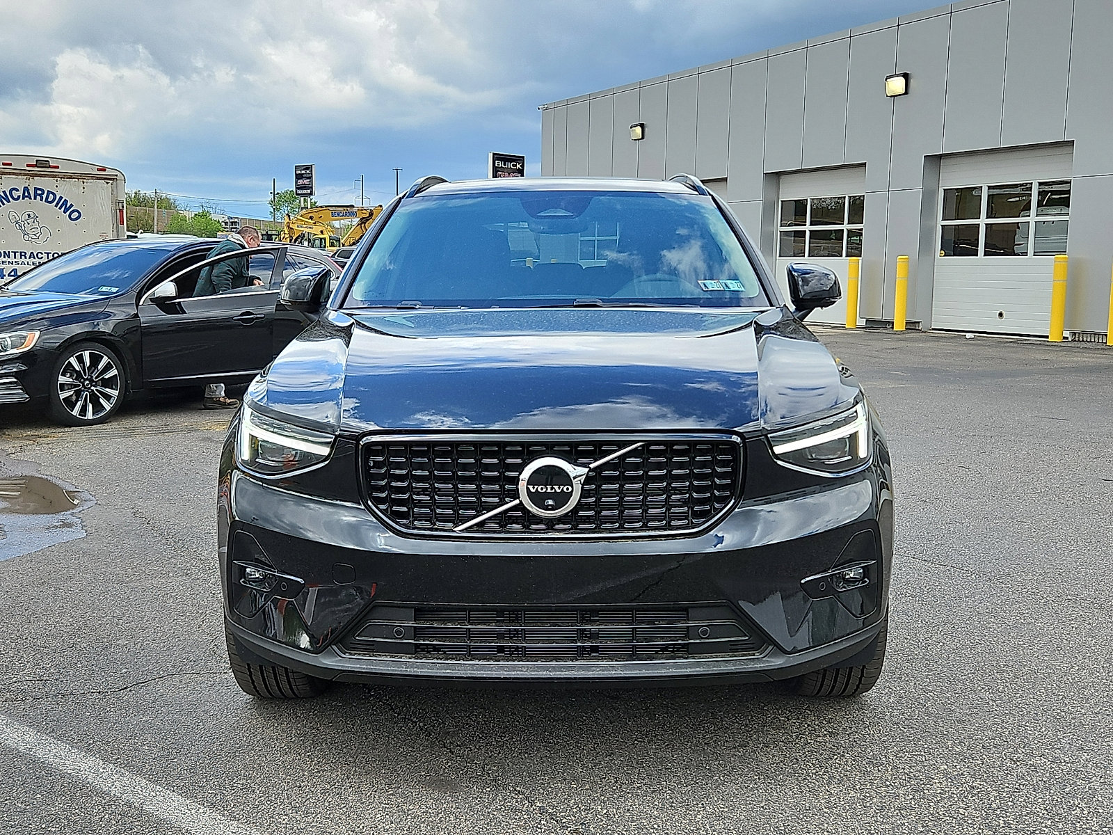 New 2026 Volvo XC40 B5 Plus w/ Climate Package AWD/4WD image 2